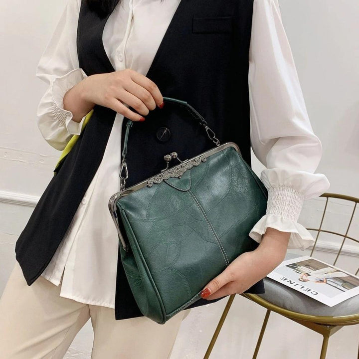 Mila | Classic Vintage Bag with Sophisticated Flap Closure